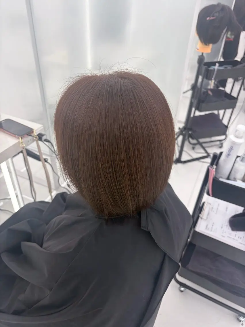 ショート カラー 透明感カラー グレージュ オリーブグレージュ オリーブグレー ショートヘア ヘアカラー ヘアセット 加藤 綾菜のヘアスタイル