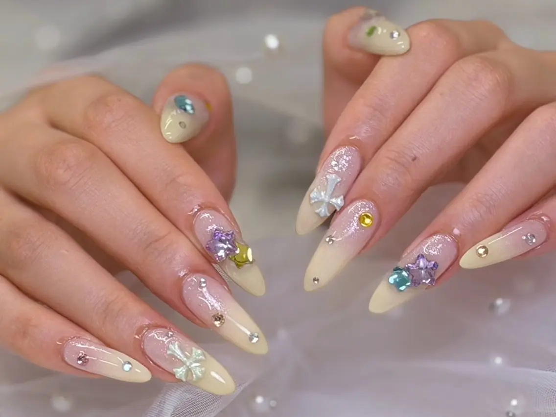 ネイル lucky nail 歌舞伎町のネイルデザイン