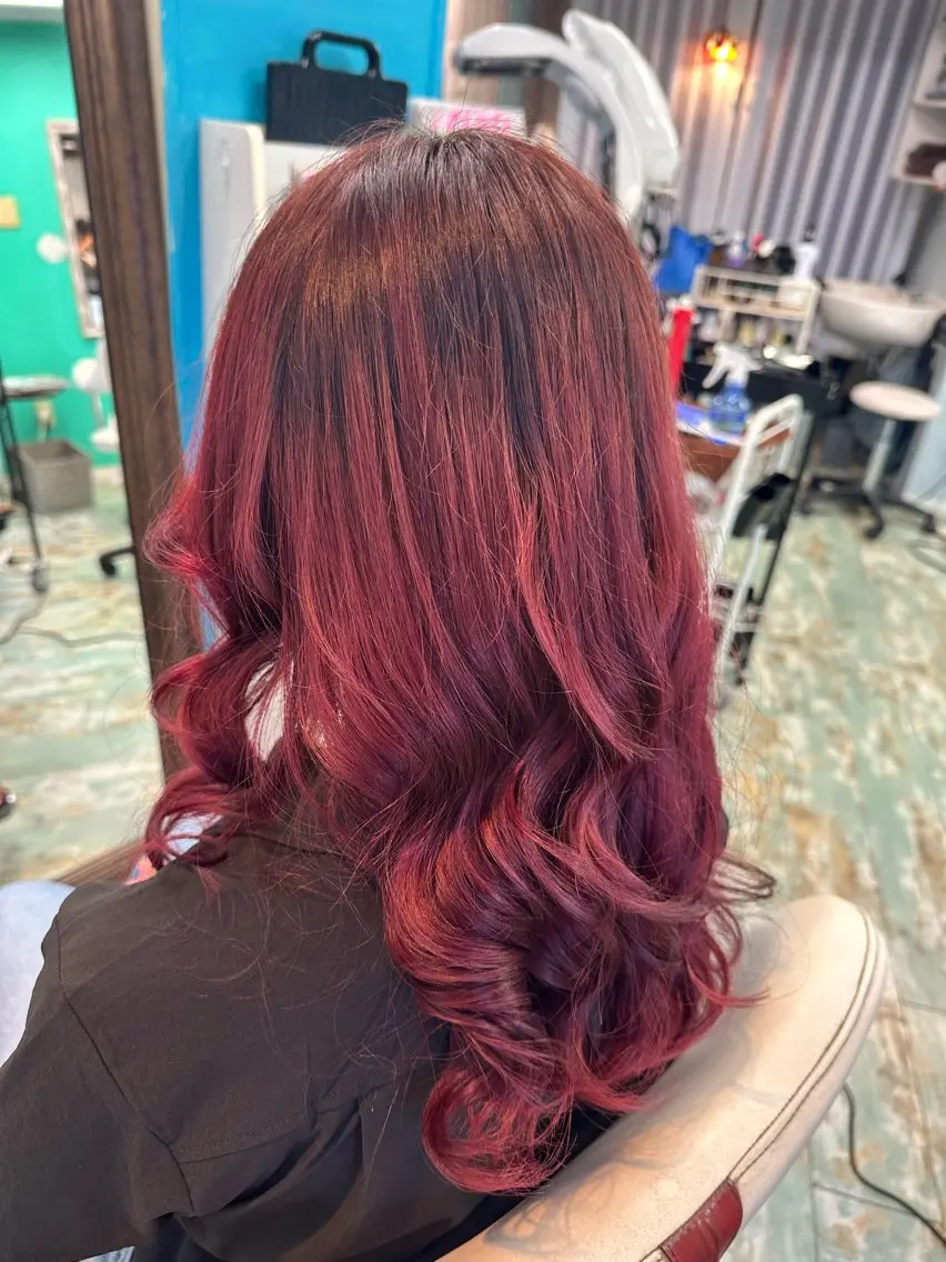 ロング ヘアカラー 三原 友美のヘアスタイル