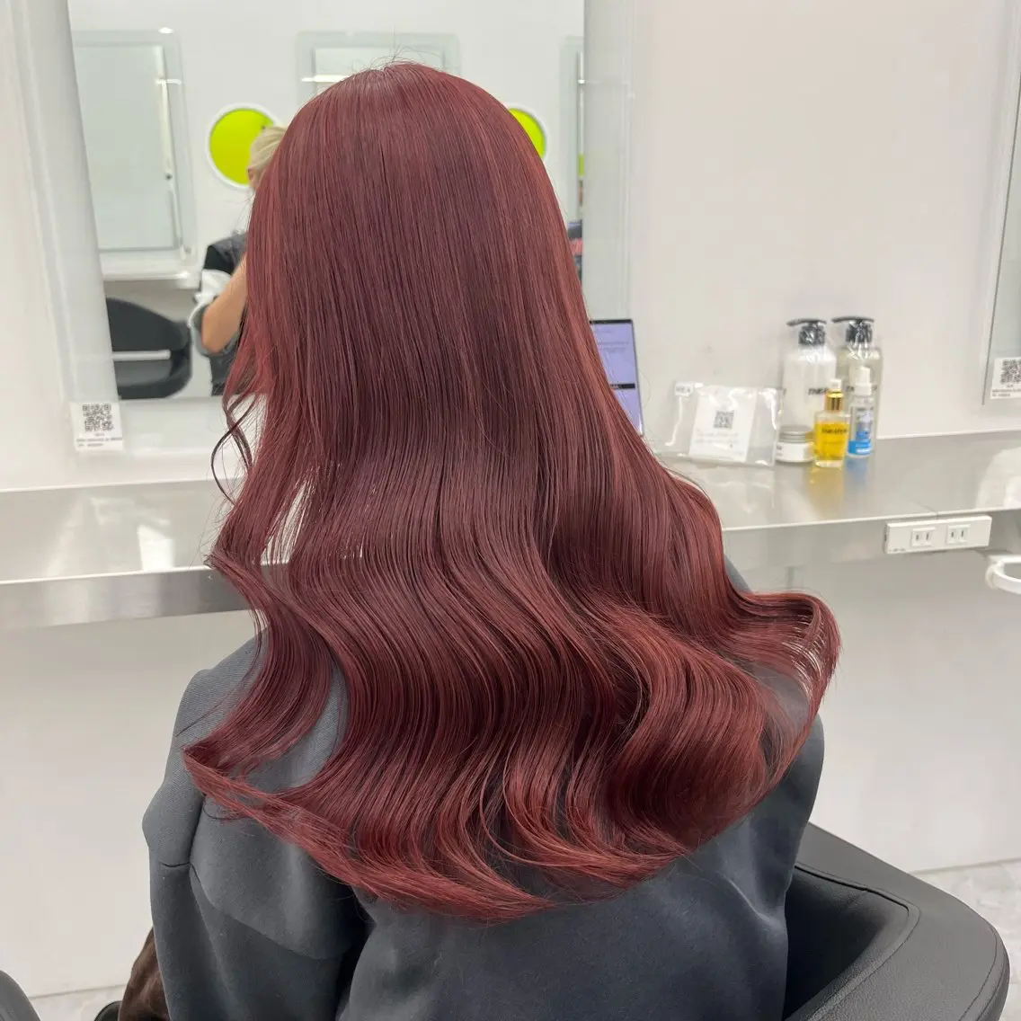 ロング カラー ヘアアレンジ ヘアカラー ヘッドスパ ヘアセット ♥️渋谷の赤髪 トップ/らいる♥️のヘアスタイル