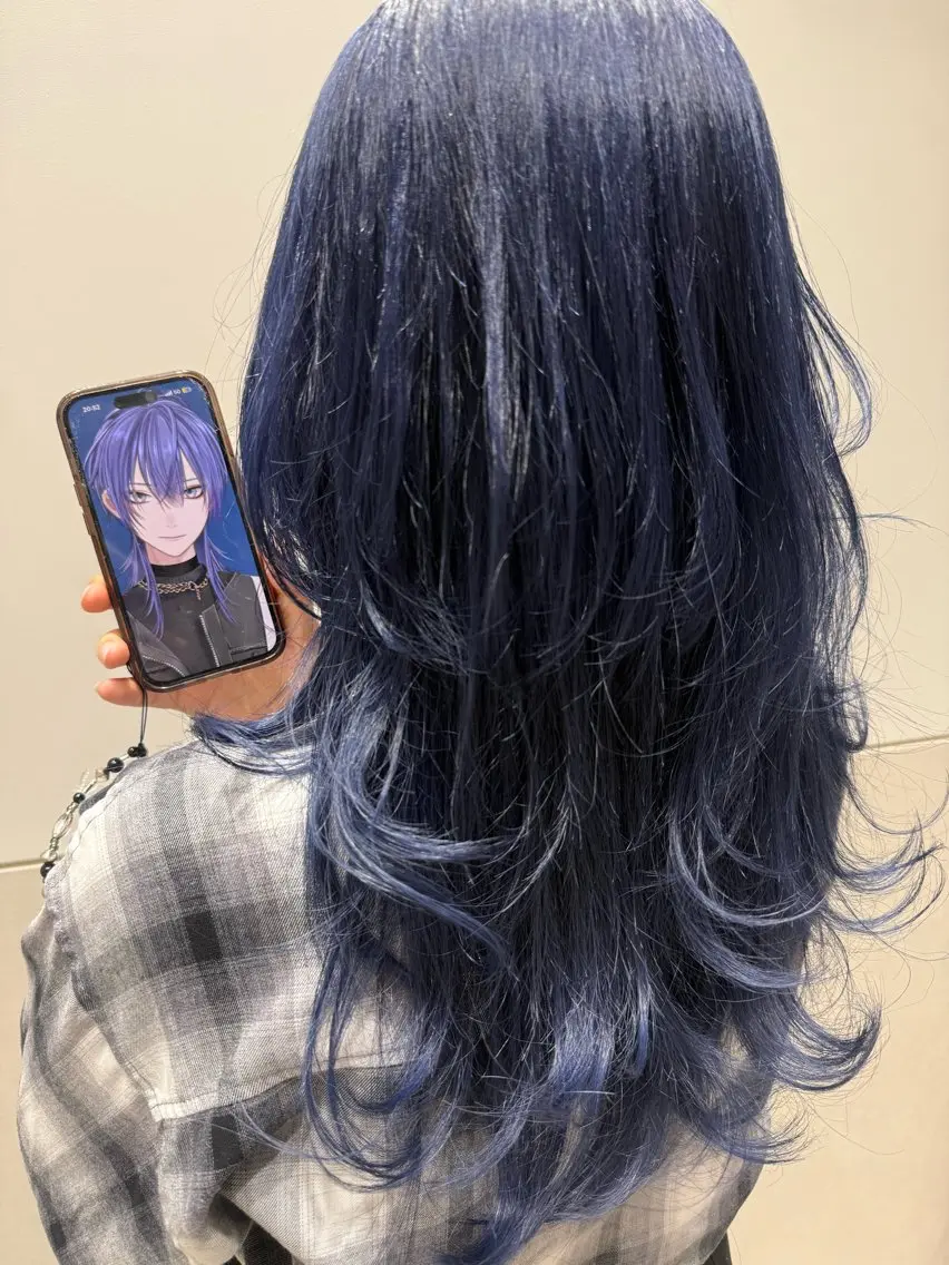 ミディアム カラー ブリーチ ブルーカラー ケアブリーチ ダブルカラー ネイビーカラー ヘアカラー トリートメント インナーカラー 推し ブリーチ 髪質改善のヘアスタイル