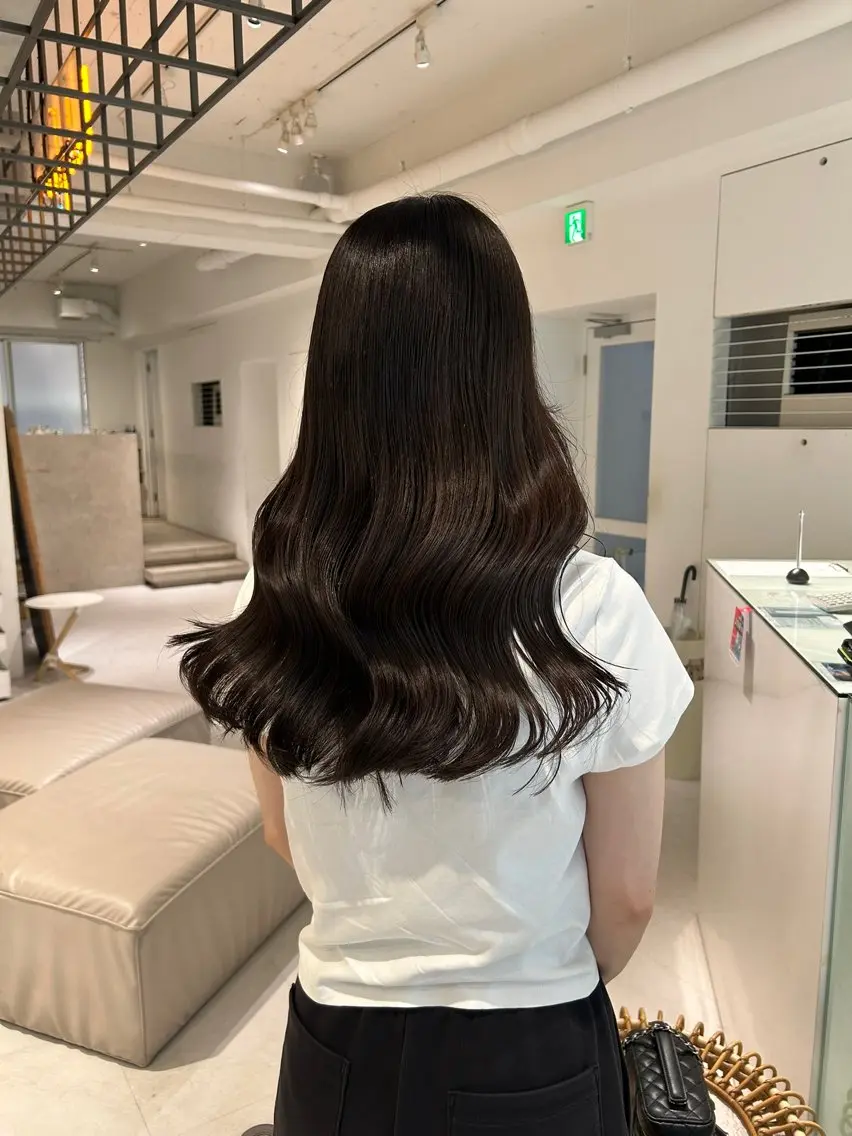 ロング ヘアカラー natsumi ⠀のヘアスタイル