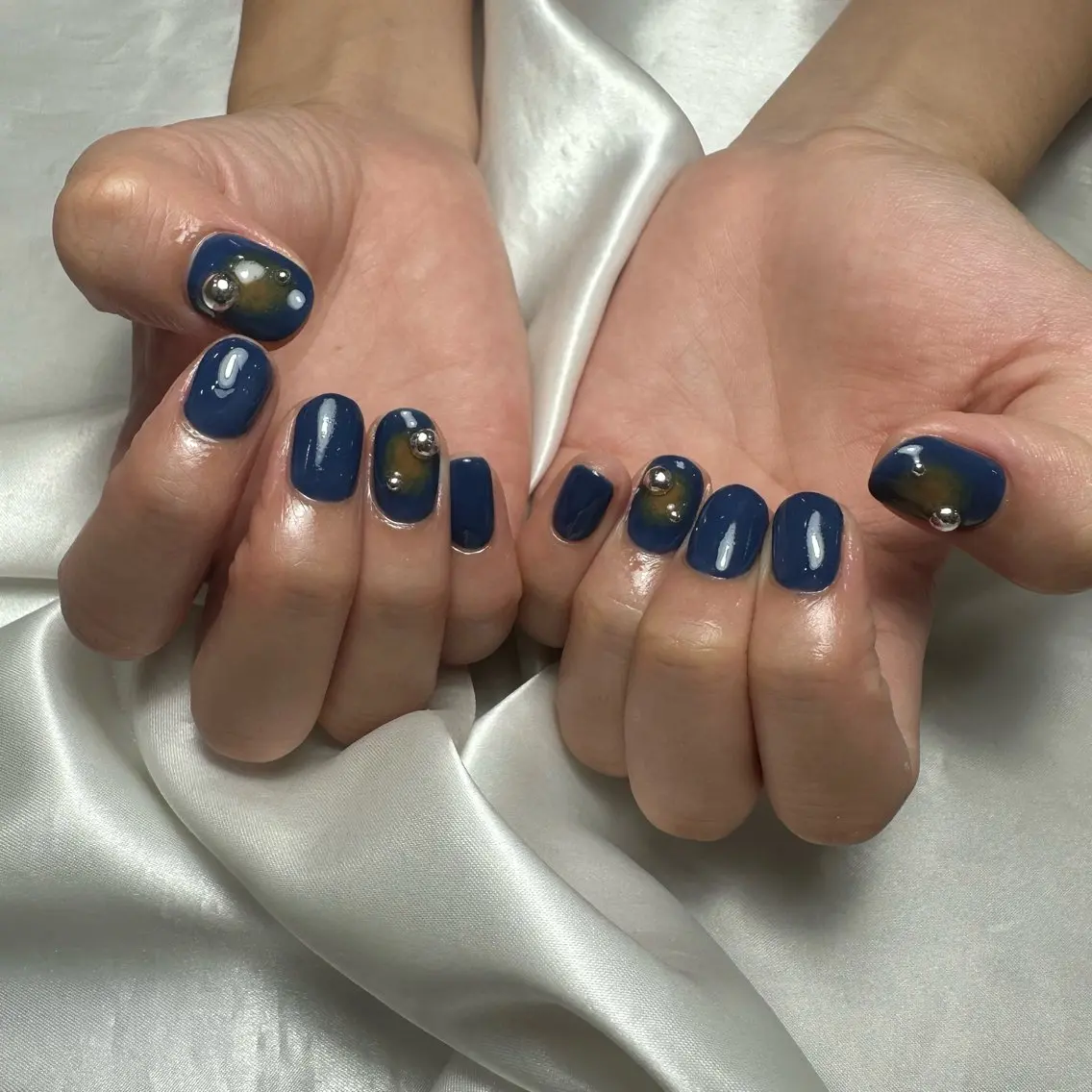 ネイル ネイビー オレンジ シルバー Ray nail natsu🎀のネイルデザイン