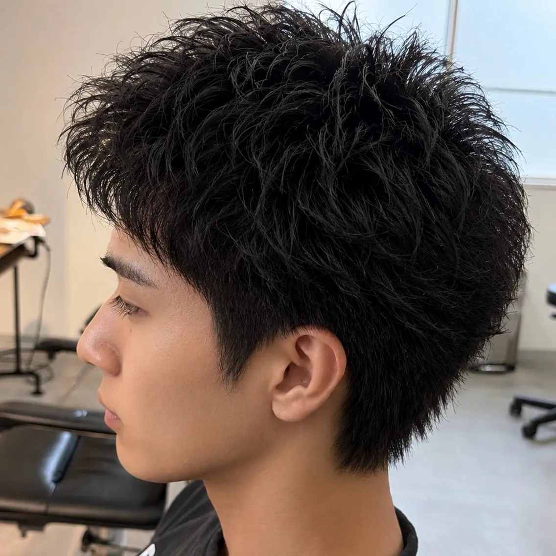 パーマ メンズ フェザーパーマ メンズパーマ スパイキーショート 波巻きパーマ ニュアンスパーマ カット パーマ 男の理想を叶える🔥 メンズパーマ特化|関のヘアスタイル