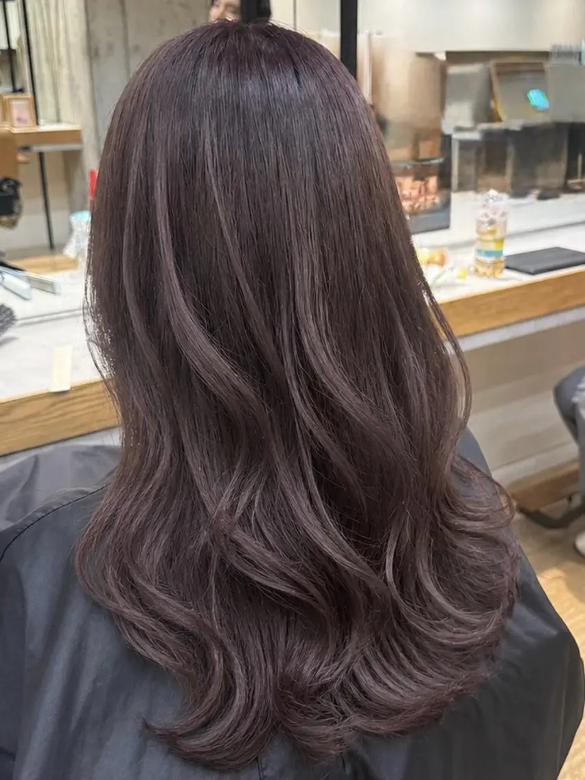 セミロング カラー ブラウンカラー レッドカラー ヘアカラー 秋田 未宇のヘアスタイル