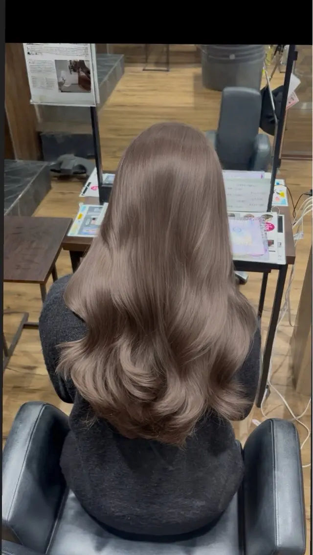 ロング ヘアカラー ❤️🔥ベージュカ ラー❤️🔥まゆかのヘアスタイル