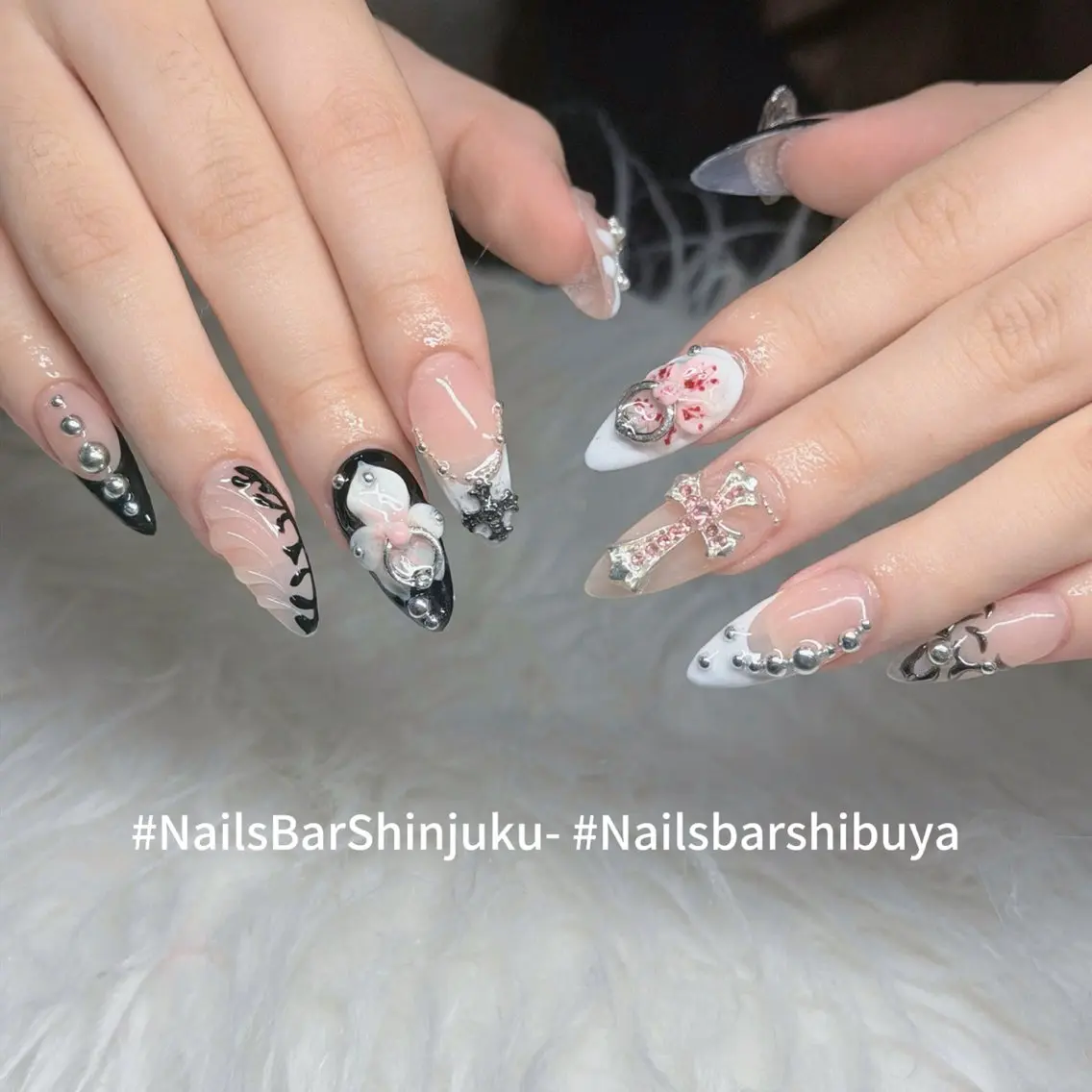 ネイル ボルドー ブラウン チークネイル ドット フットネイル NAILS BAR SHINJUKUのネイルデザイン