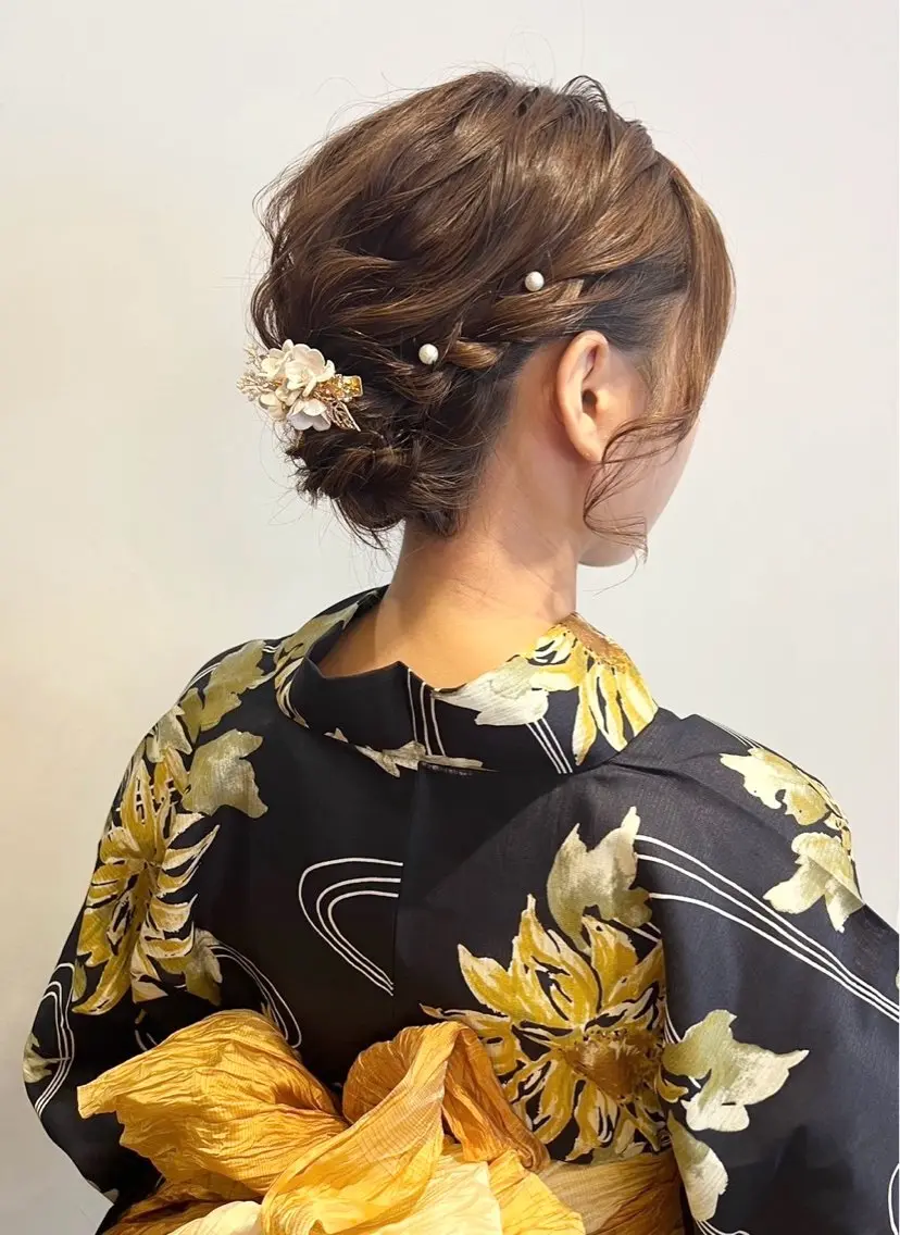 セミロング ヘアアレンジ ヘアセット 岩渕 美涼のヘアスタイル