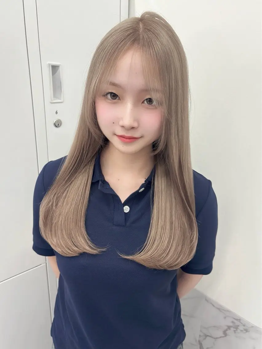 セミロング カラー ブリーチ ケアブリーチ デザインカラー グレージュ ミルクティーグレージュ ヘアカラー ブリーチカラー/ デザインカラー/栄のヘアスタイル