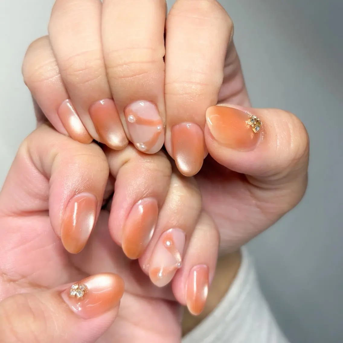 ネイル ブルー ゴールド キラキラネイル マグネットネイル ニュアンスネイル ハンドネイル ネイルマム ジジのネイルデザイン