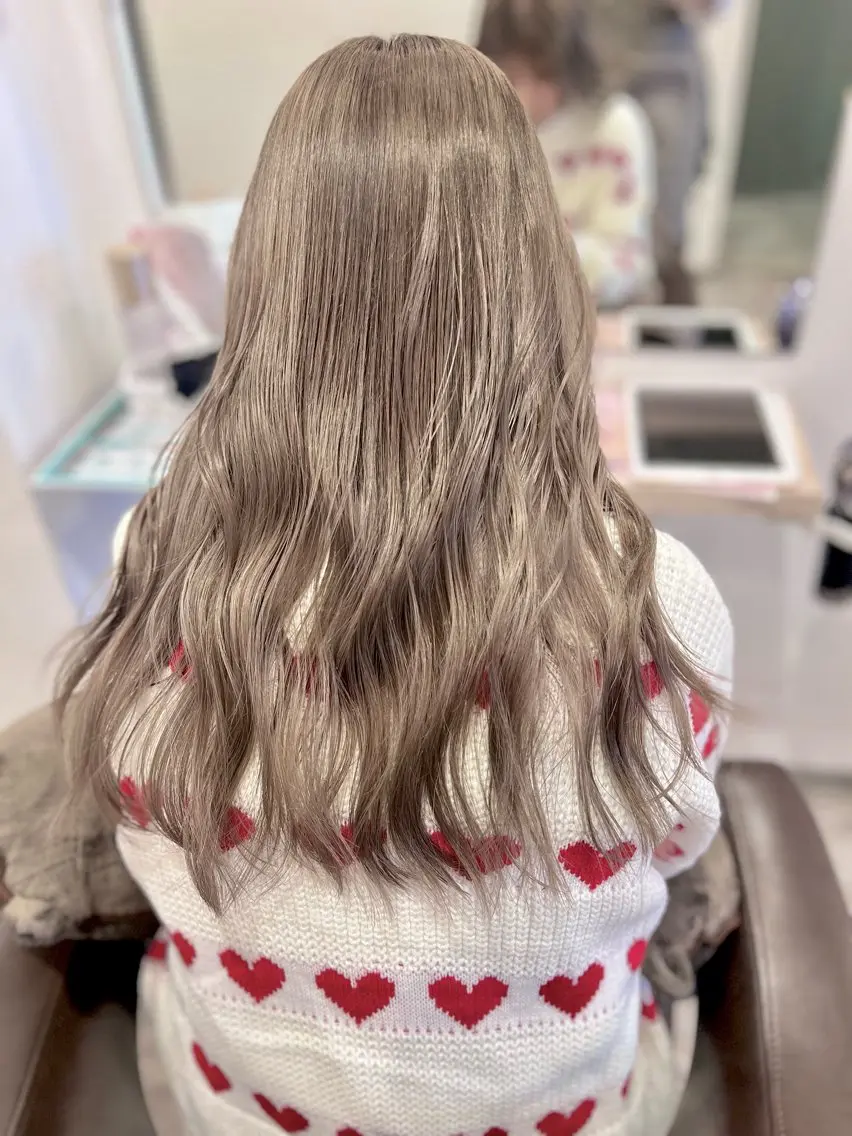 セミロング 縮毛矯正 ヘアカラー トリートメント ブリーチ毛に縮毛矯正 ✨カラー✨山田 正幸のヘアスタイル