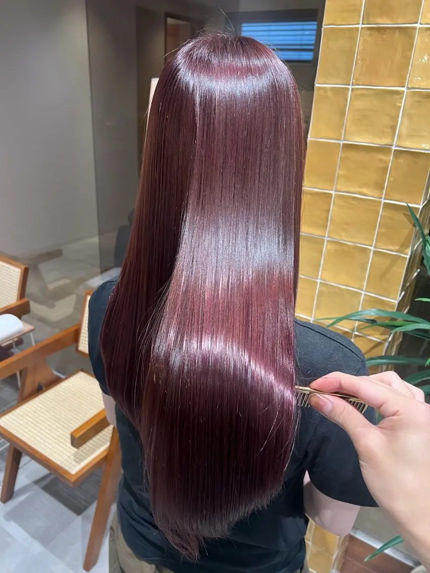 ロング カット ヘアカラー トリートメント 艶髪/透明感 髪質改善 YUKIのヘアスタイル