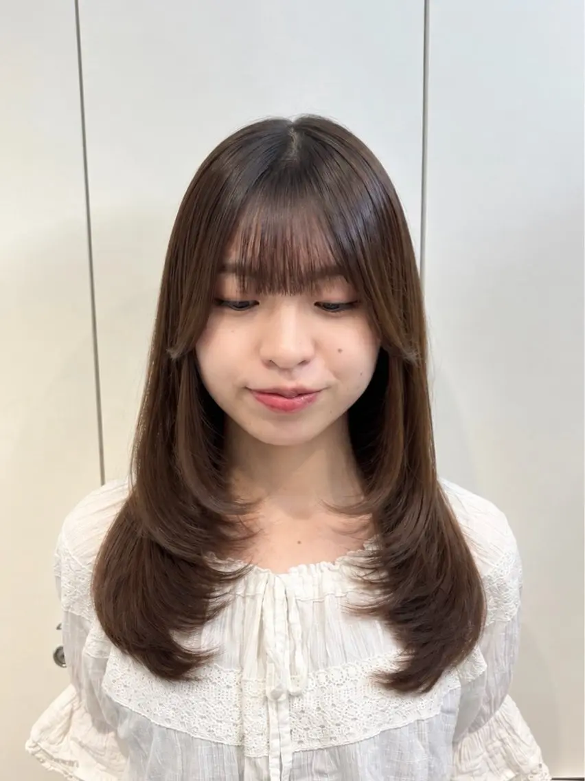 セミロング レイヤーカット hina /レイヤー/艶カラーのヘアスタイル