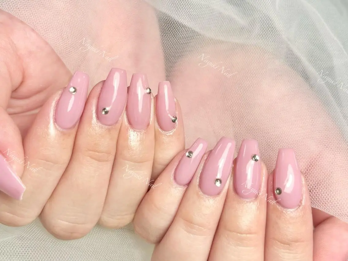 ネイル 🦋 Queenieのネイルデザイン