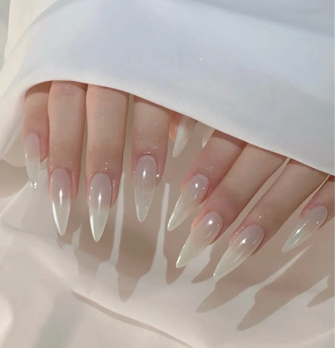 ネイル アートネイル ボルドー フレンチネイル ジェルネイル 氷ネイル・うるうるネイル ハンドネイル Julie Nail Rinのネイルデザイン