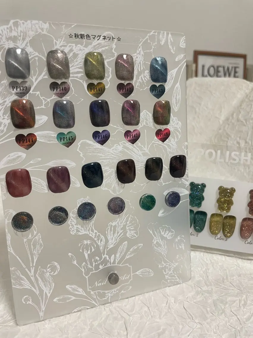 ネイル アートネイル オーロラネイル チークネイル フラッシュネイル フットネイル ハンドネイル ハンドケア 💫ゆか_ Nailartistのネイルデザイン