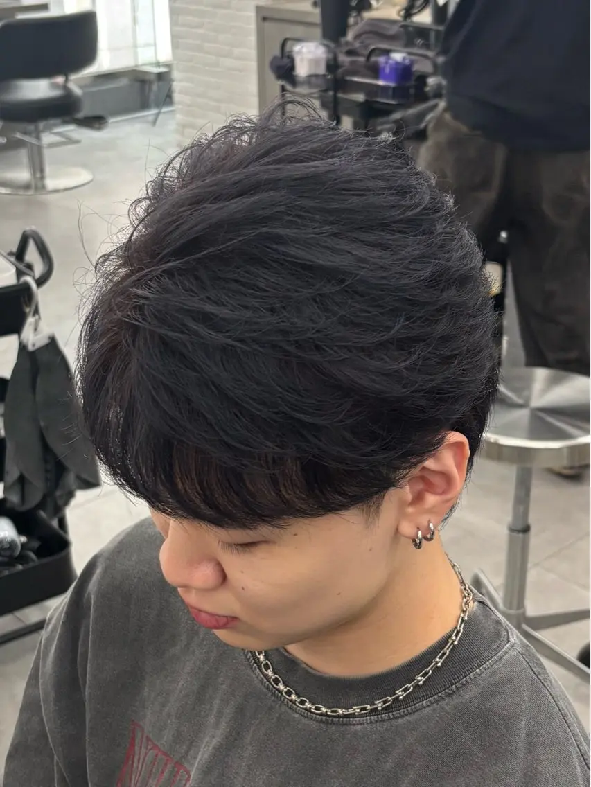 パーマ メンズ フェザーパーマ メンズパーマ 【ØVARL】🦁 メンズパーマ/レオのヘアスタイル