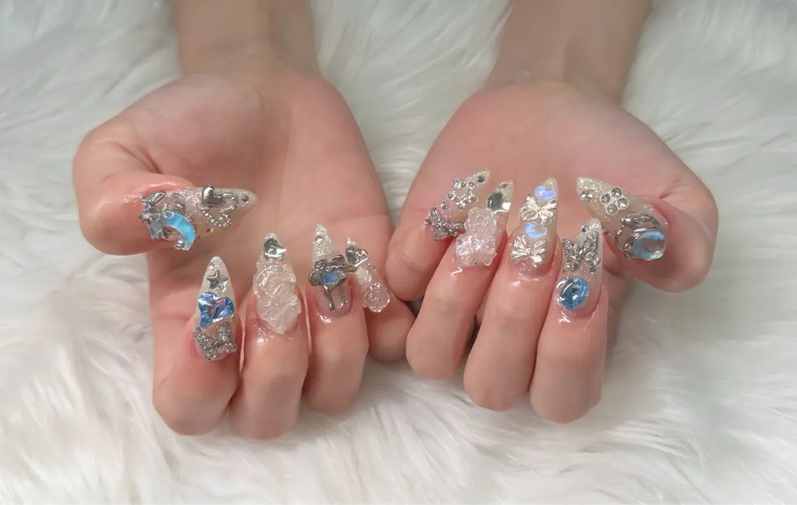 ネイル オーロラネイル チークネイル フットネイル フレンチネイル ジェルネイル ハンドネイル Havi Nailsのネイルデザイン