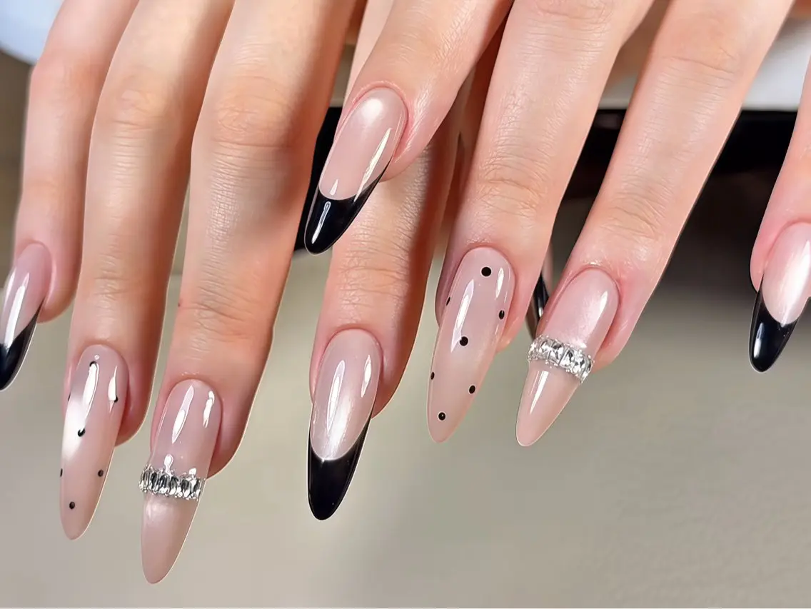 ネイル オーロラネイル チークネイル フットネイル フレンチネイル ジェルネイル ハンドネイル ハンドケア NEW NAIL💞 yuki🔥のネイルデザイン