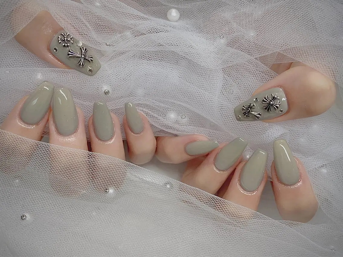 ネイル I-nailロング /ワンホン/キラキラのネイルデザイン