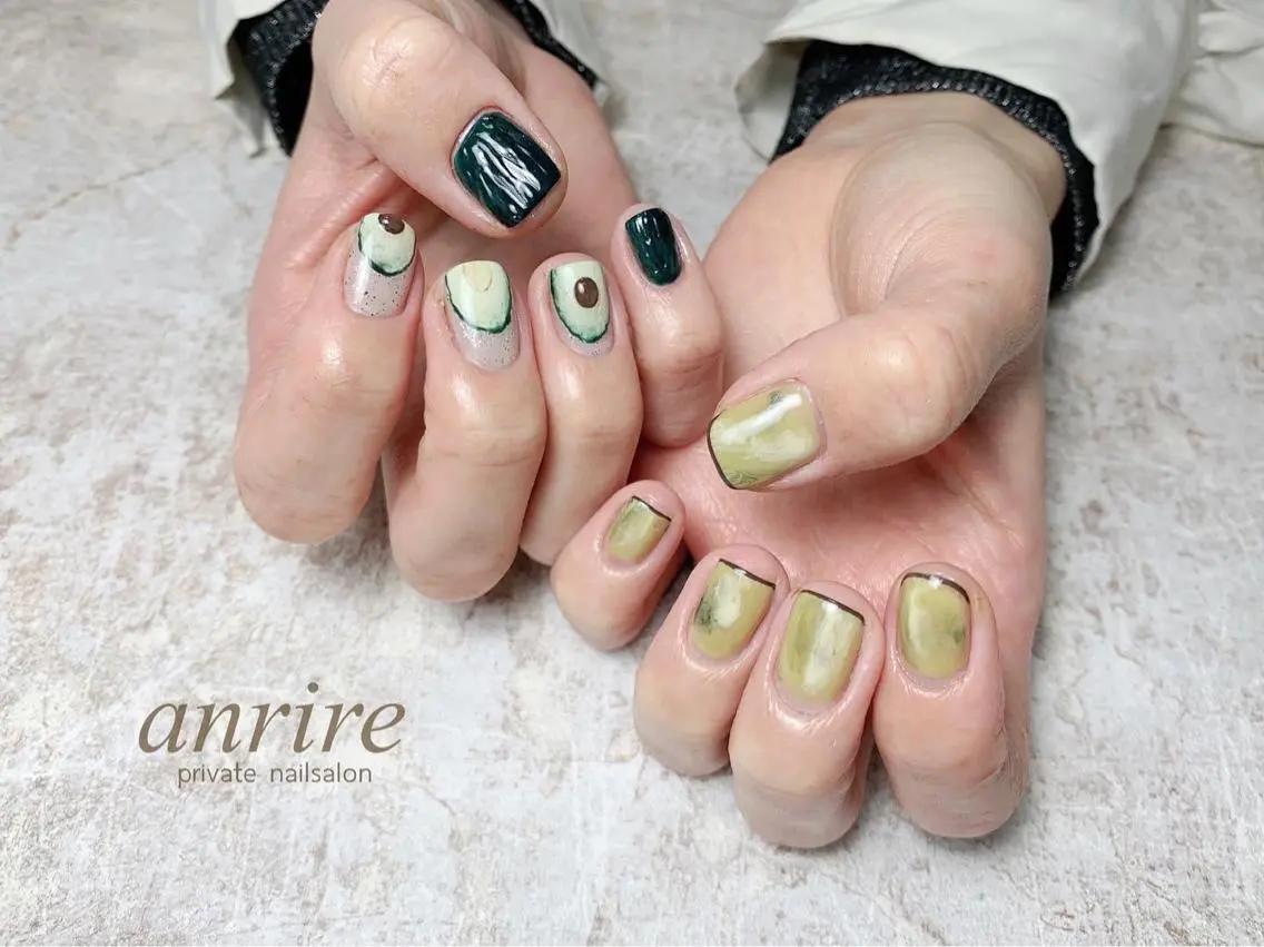 ネイル フレンチネイル グリーン ニュアンスネイル スクエアネイル ハンドネイル nailsalon anrireのネイルデザイン