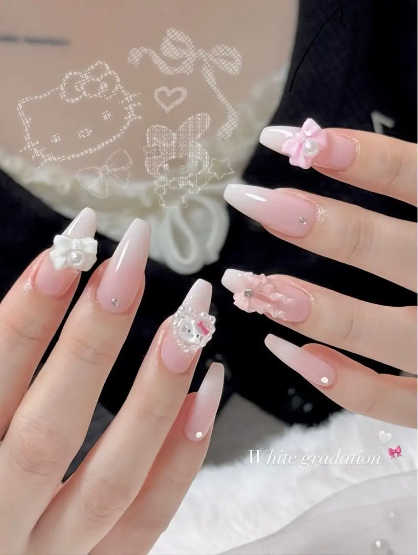 ネイル 長さ出し キラキラネイル 韓国ネイル ロングネイル マグネットネイル ハンドネイル Josie nail salonのネイルデザイン