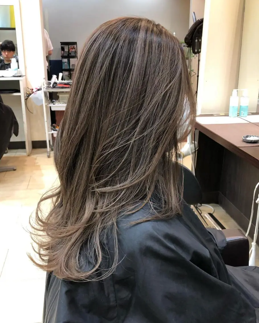【ブリーチなしWカラー✨】透明感たっぷりの艶カラー ¥10,000の写真