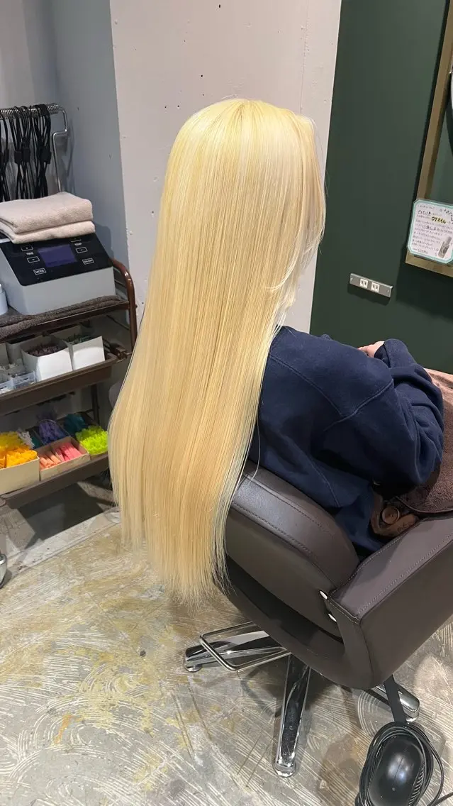 ロング カラー ブリーチ 抜きっぱなしブロンド ブロンド ヘアカラー トリートメント ヘッドスパ カラースペシャリスト しょう🧑🏼‍🎨のヘアスタイル