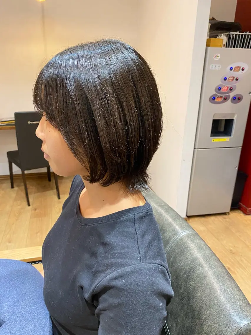 ミディアム ウルフカット 暖色系カラー まおのヘアスタイル