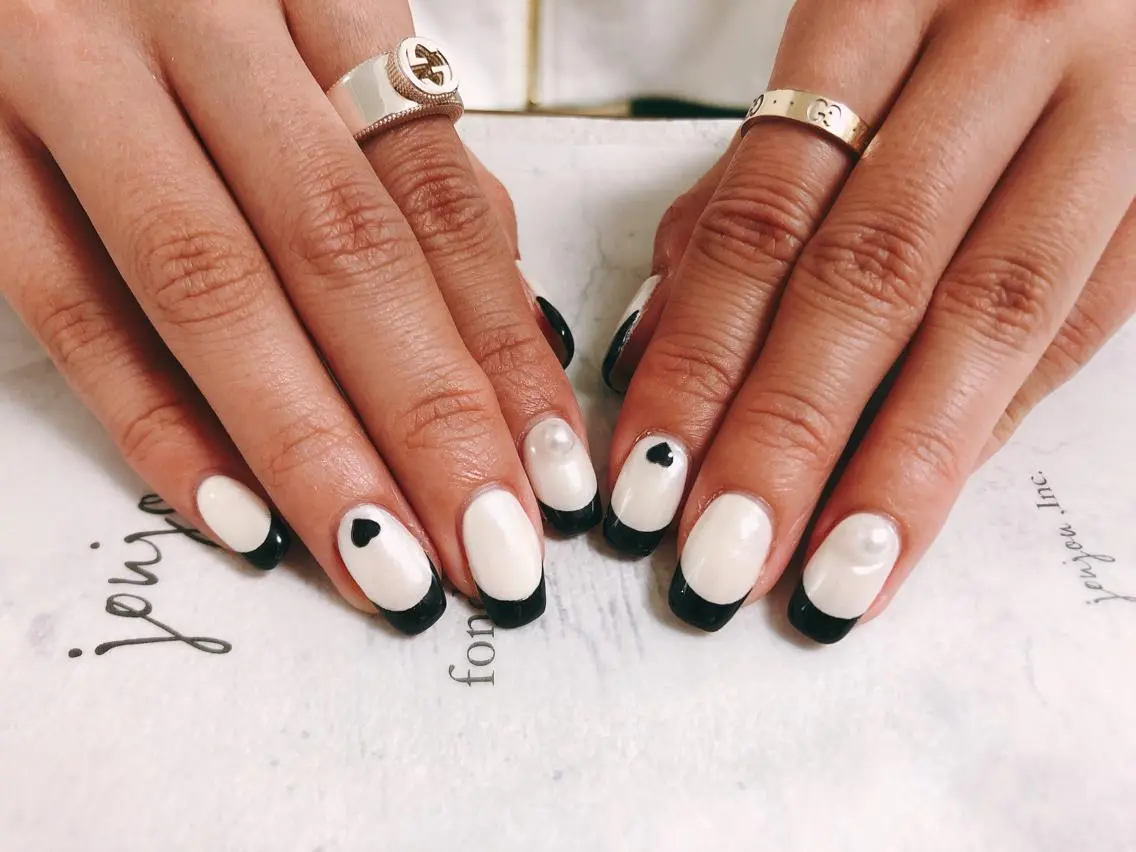 ネイル オーロラネイル フレンチネイル kiki nail &brow二子玉川のネイルデザイン