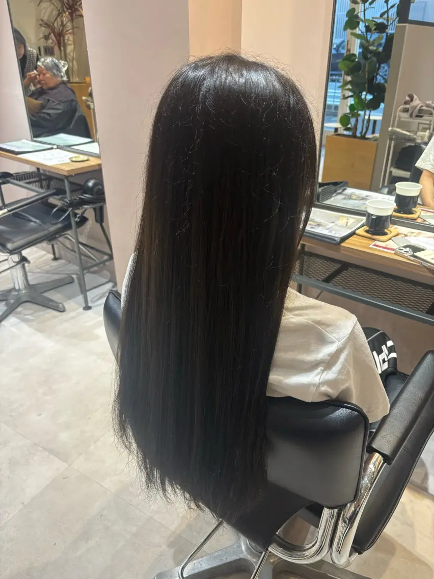 カラー 黒髪 田口 彩葉のヘアスタイル