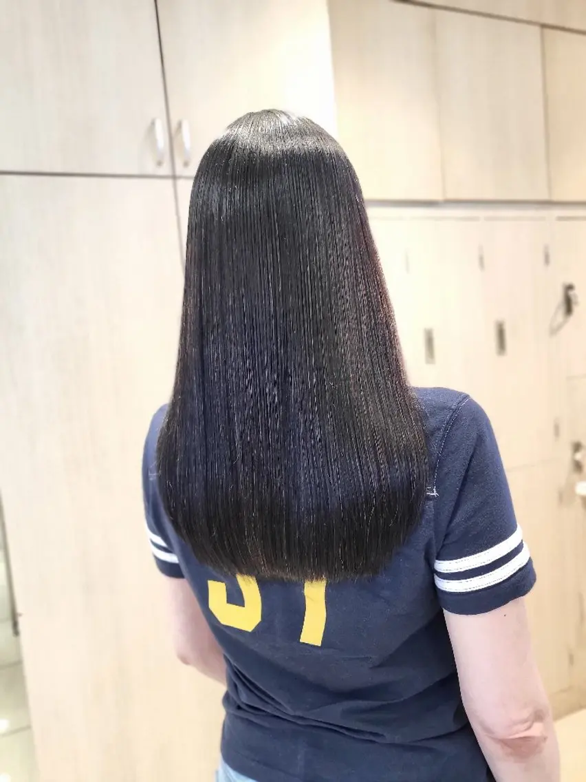 セミロング トリートメント 社内カット講師・店長 菅原賢一のヘアスタイル
