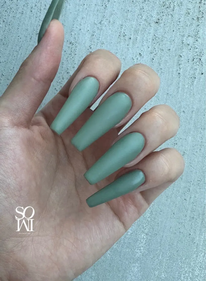長さだし💅🏻 ワンカラーorラメグラデーションの写真