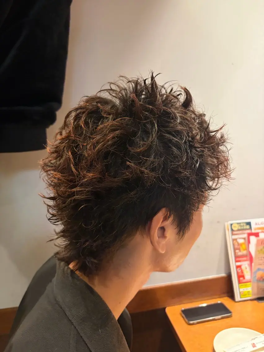 ショート パーマ メンズ メンズウルフカット ウルフカット 村雲 蓮のヘアスタイル