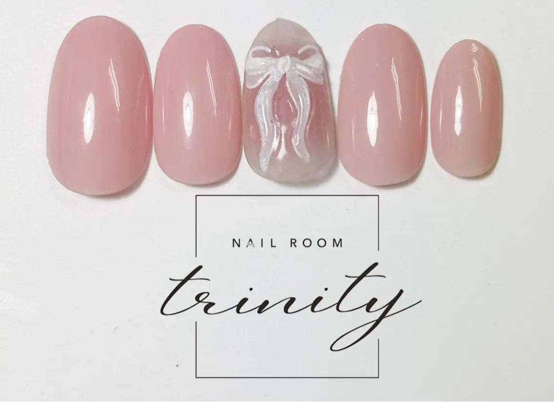 ネイル ハンドネイル Trinity ネイリストスタッフのネイルデザイン