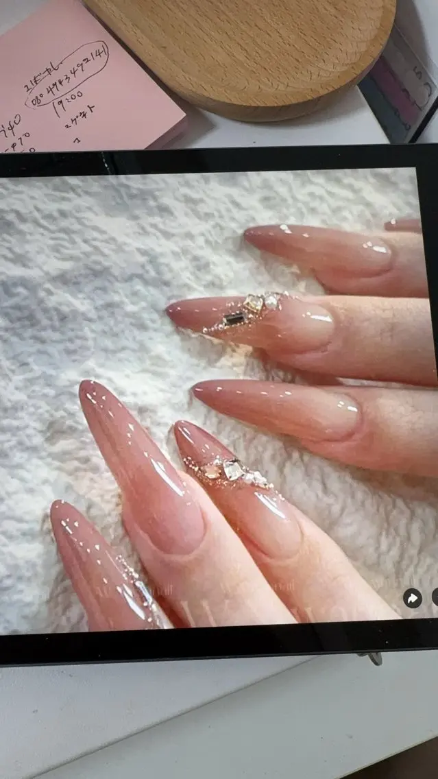 ネイル アートネイル オーロラネイル チークネイル フレンチネイル ガラスフレンチ 🎀🎀YooLi Nail Salonのネイルデザイン