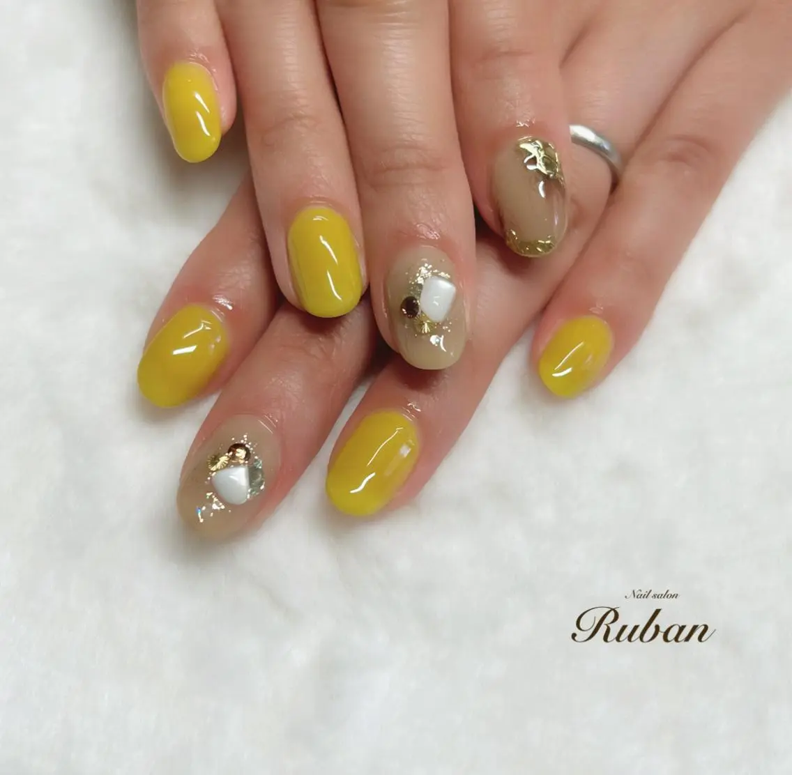 ネイル ミラーネイル ニュアンスネイル ピスタチオネイル Nail salon Rubanのネイルデザイン