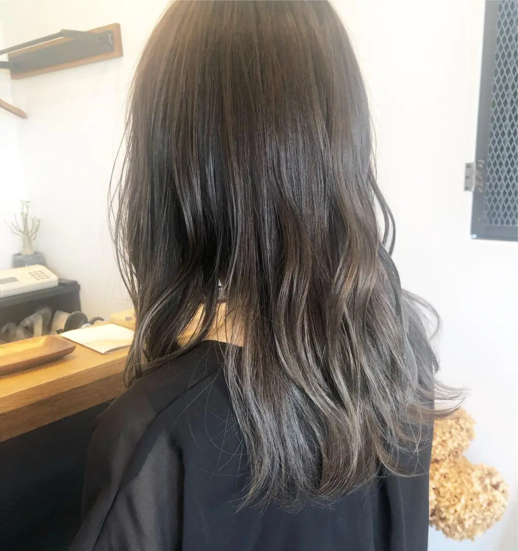 ミディアム カラー パーマ 名倉 伽奈のヘアスタイル