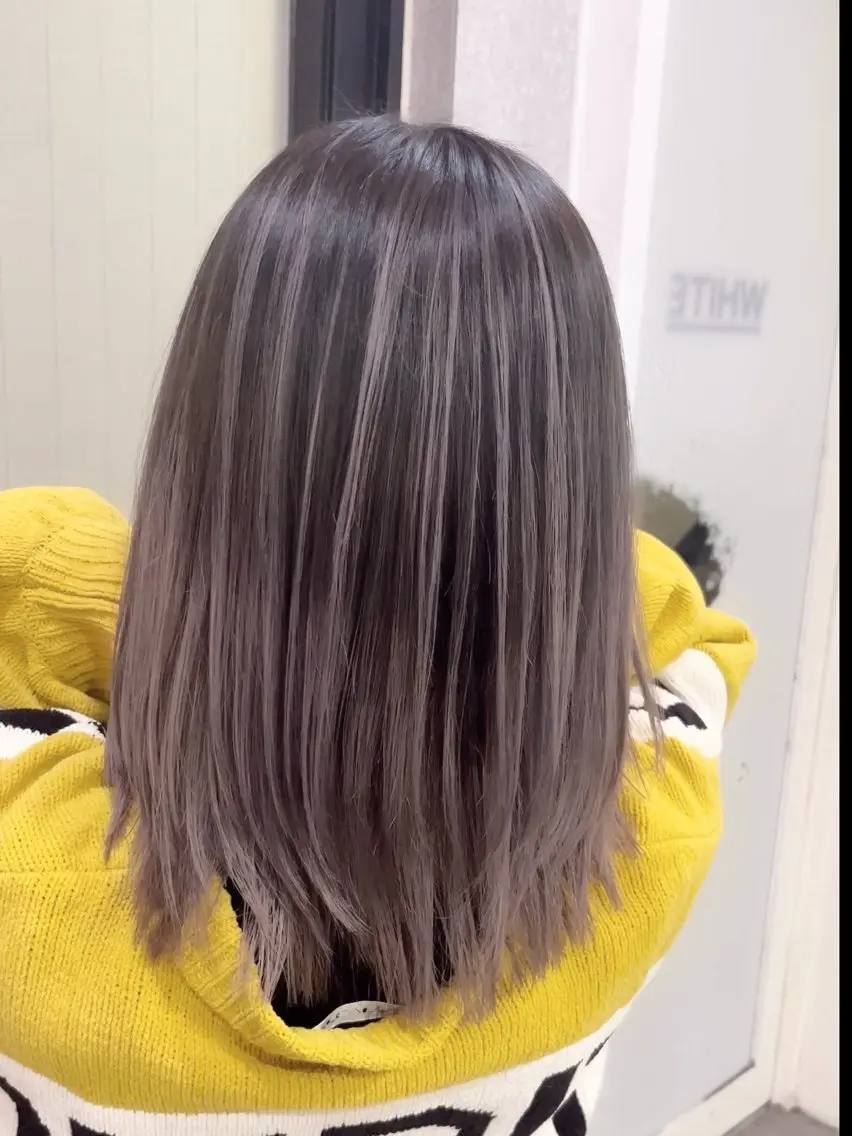 セミロング カラー バレイヤージュ ブリーチ ハイトーンカラー レイヤーカット カット ヘアカラー バレイヤージュ 宮本宗嵩のヘアスタイル