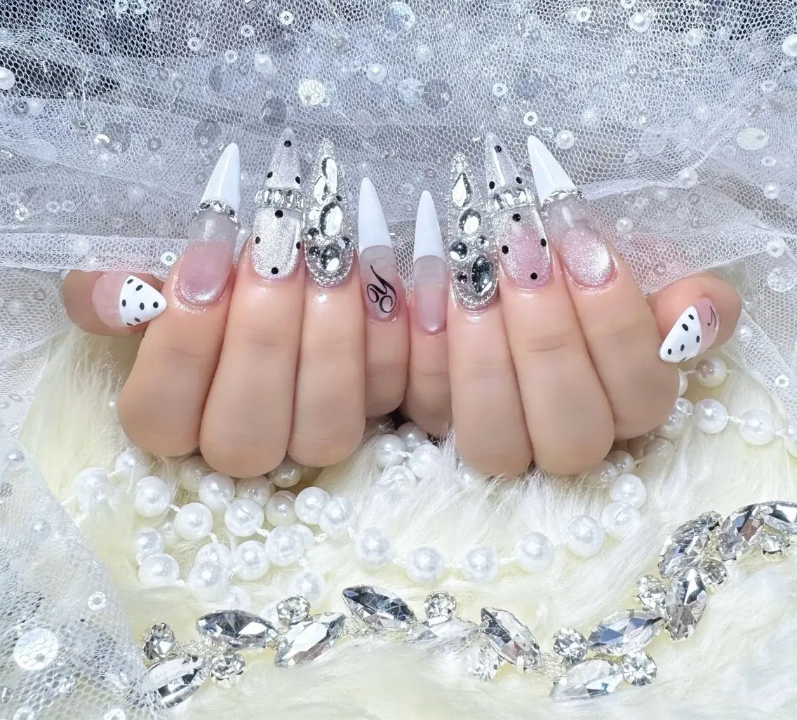 ネイル キラキラネイル マグネットネイル ぷっくりネイル 春ネイル ワンホンネイル ハンドネイル Candy Nailのネイルデザイン