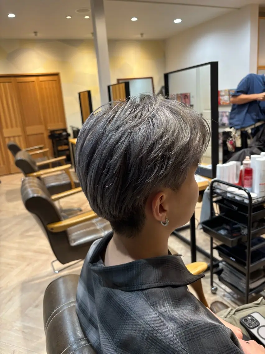 カラー 村上 斗玖亜のヘアスタイル