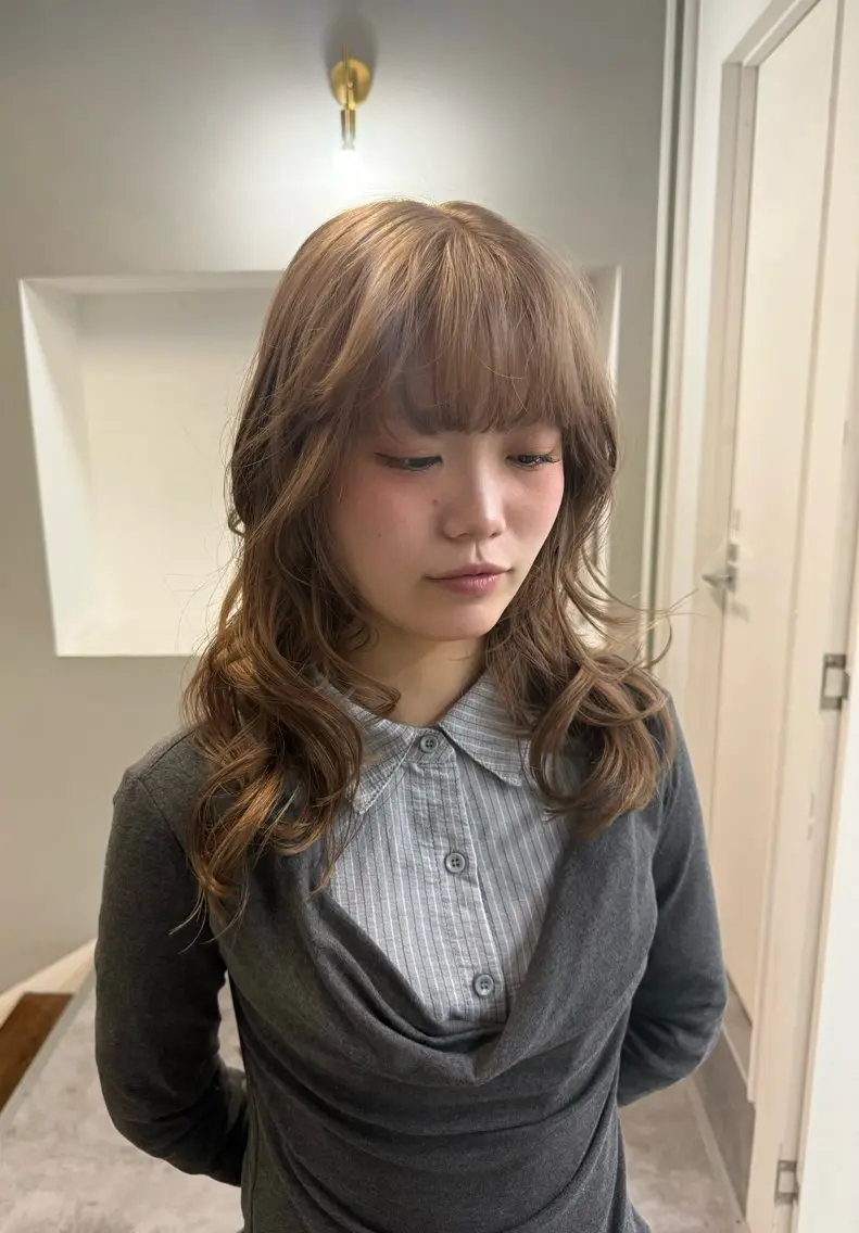 セミロング カット ヘアカラー 小倉 結衣のヘアスタイル