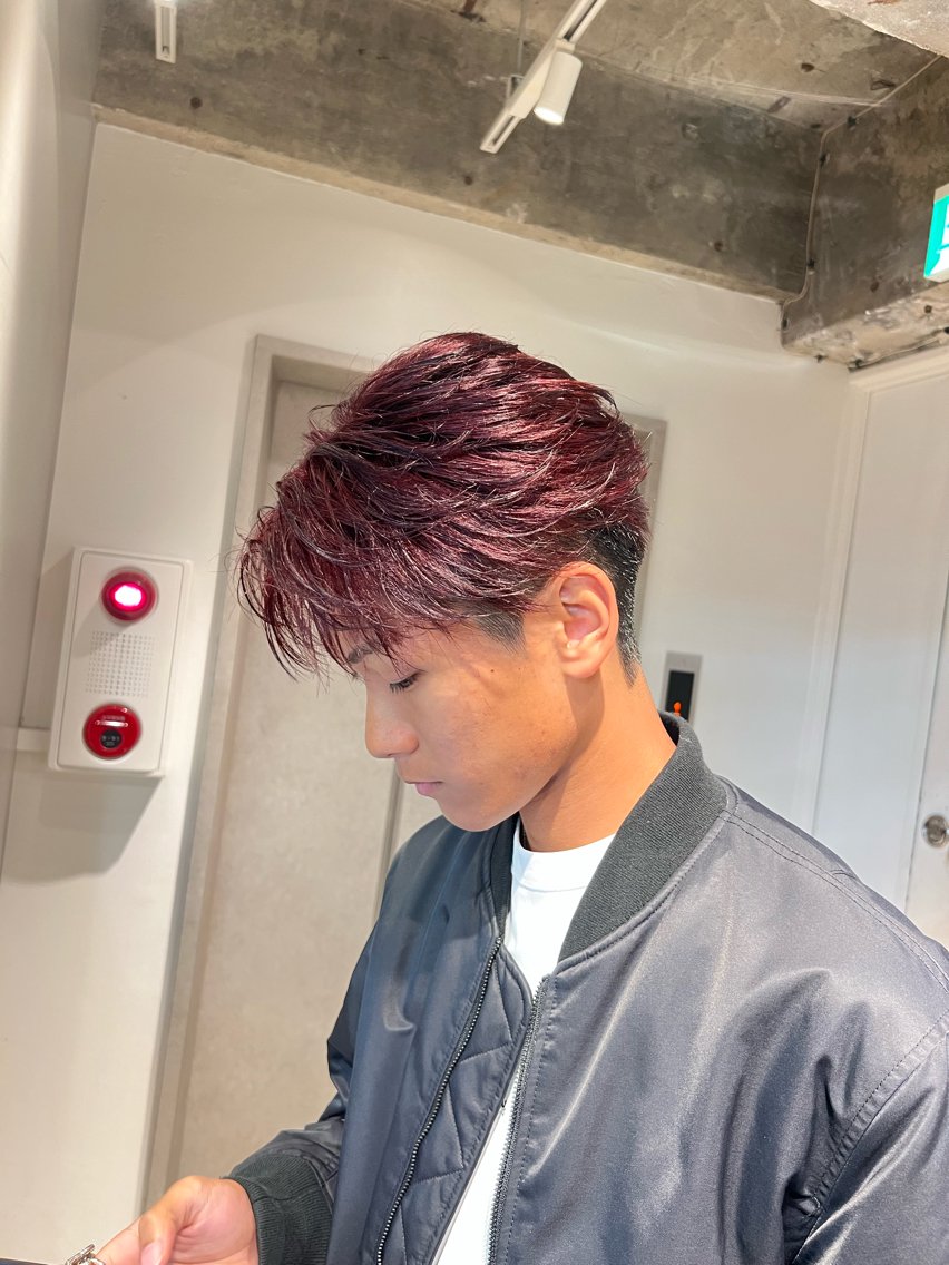 カラー メンズ メンズブリーチ 刈り上げ ブリーチ レッドカラー ヘアカラー AITOKYO たけし／メンズのヘアスタイル