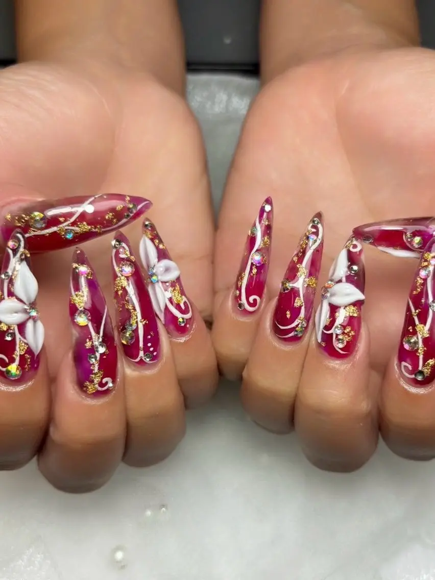 ロング ruby nailのネイルデザイン