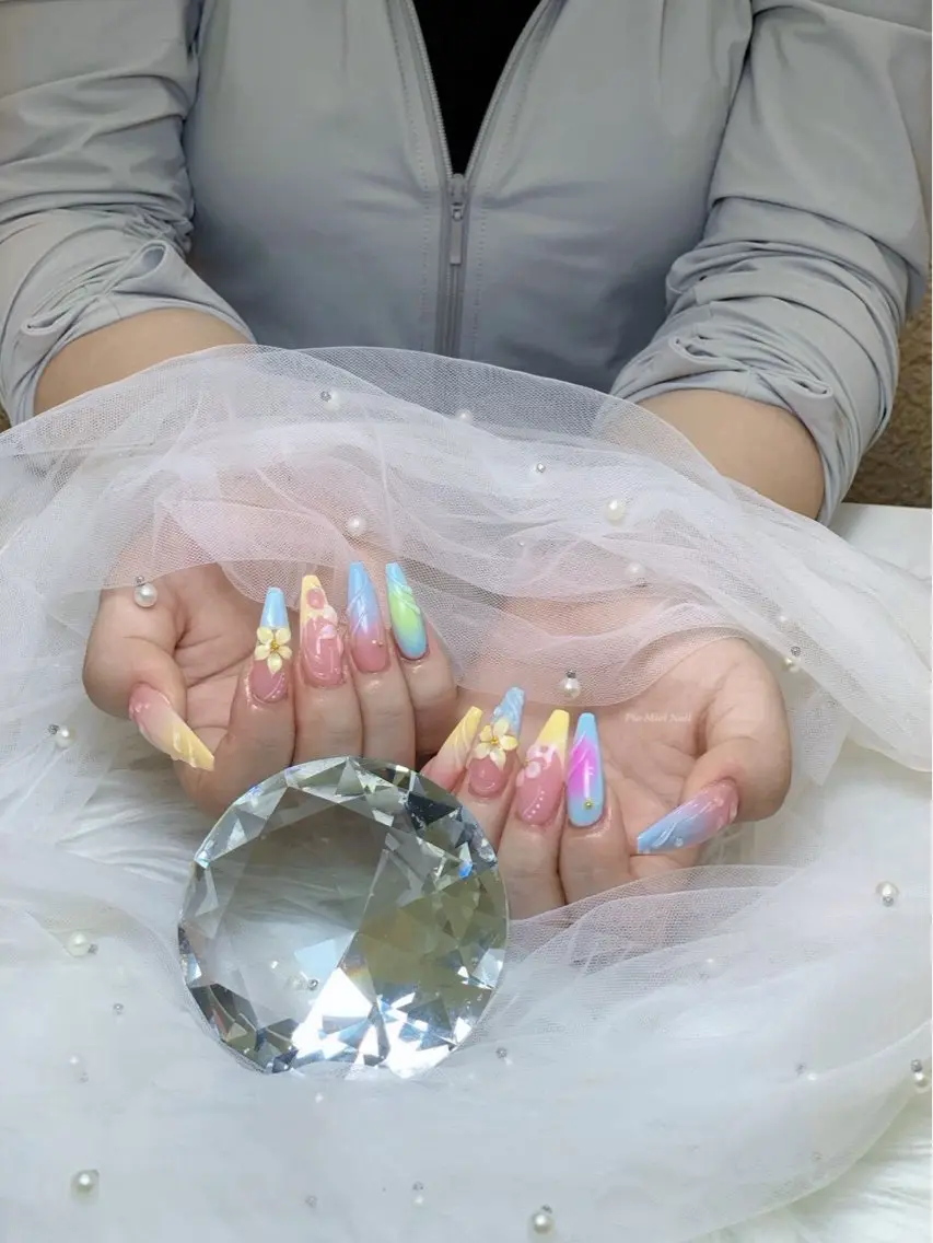 ネイル ハンドネイル HANA 長さだしのネイルデザイン
