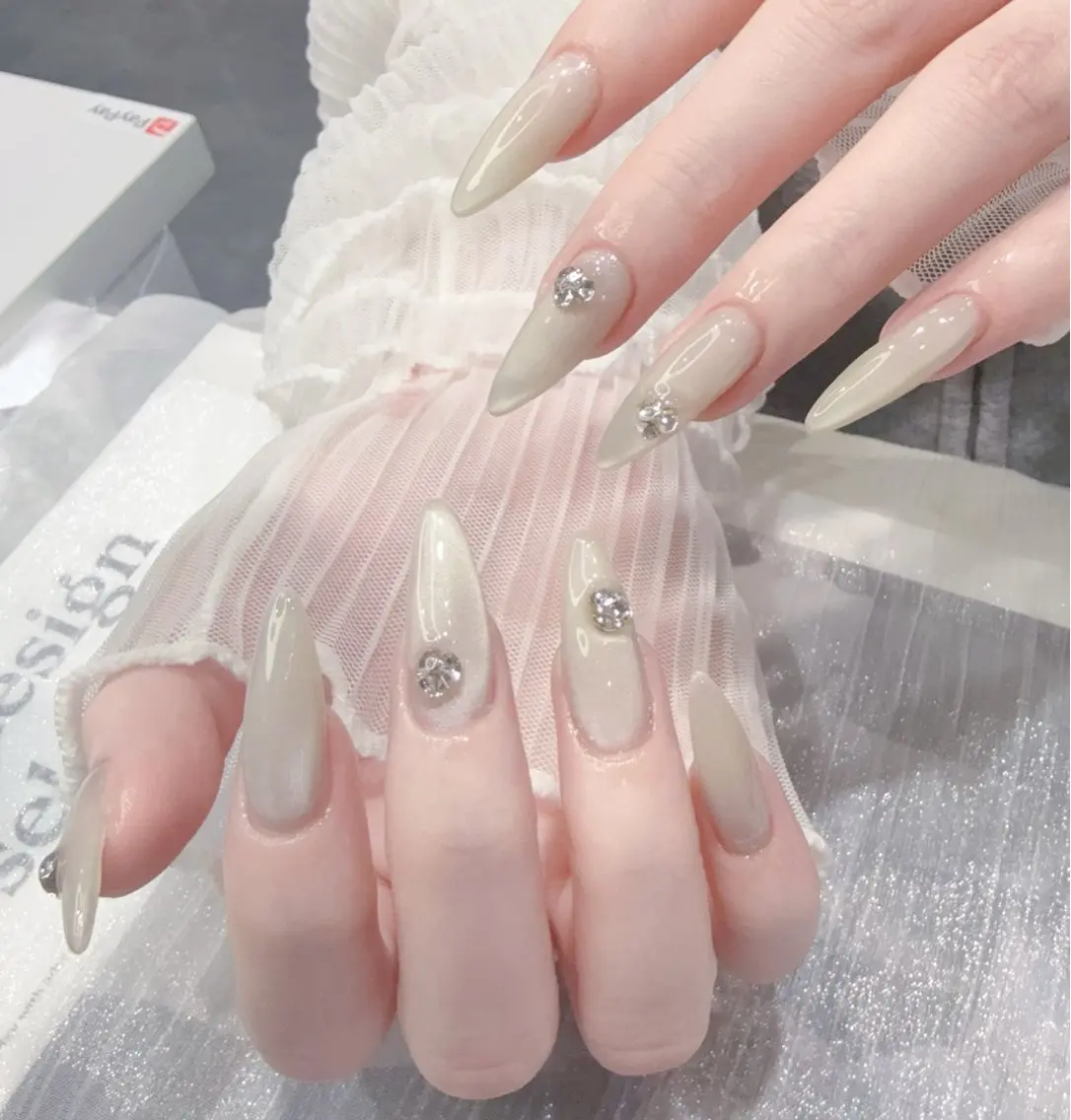 ネイル ハンドネイル ハンドケア AKI AKIのネイルデザイン