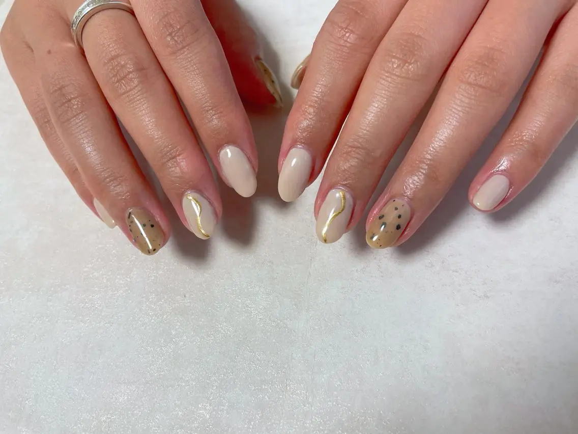 ネイル オーロラネイル フラワーネイル フットネイル フレンチネイル ジェルネイル ハンドネイル mogunail &blowのネイルデザイン