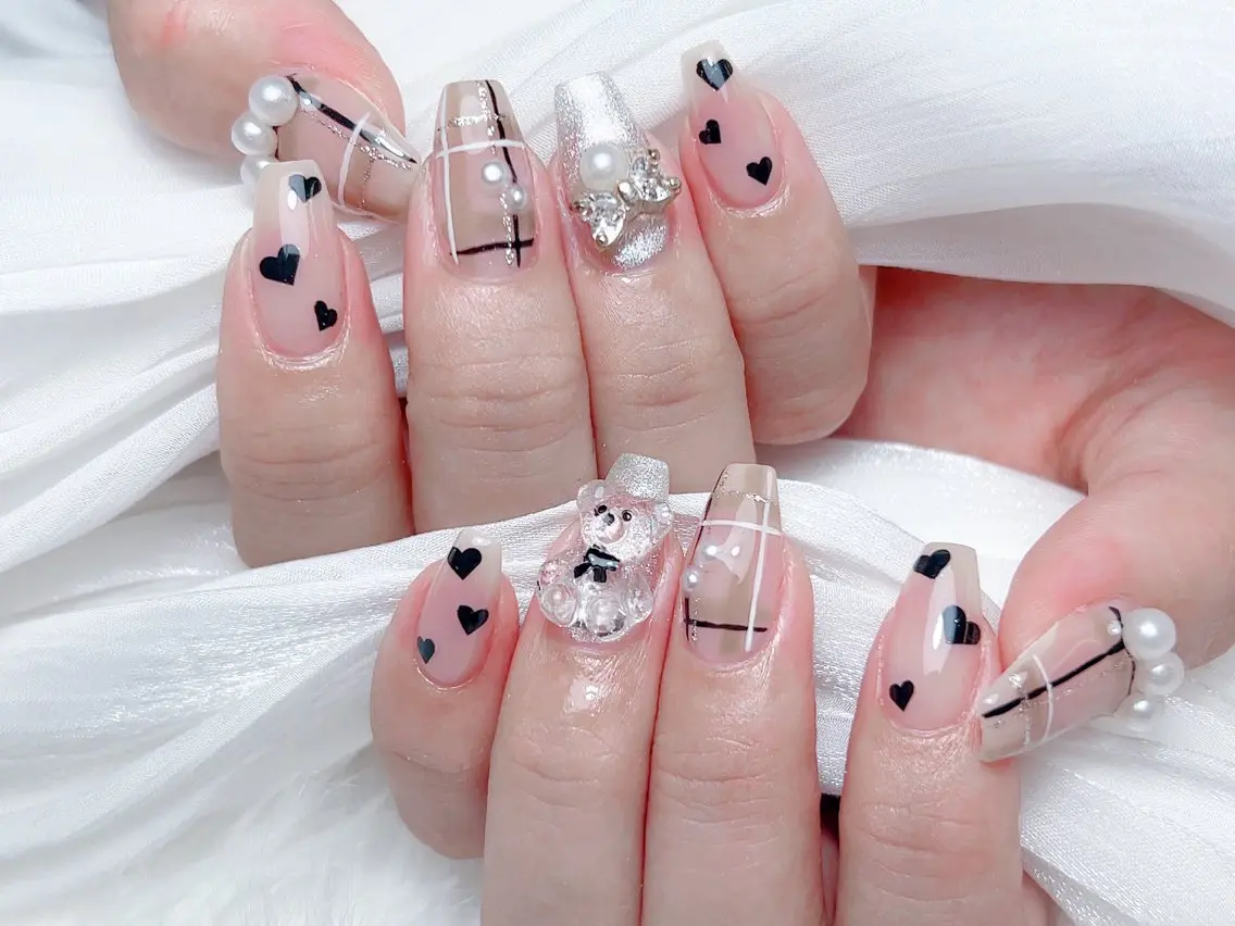 ネイル 🎀M nails✨ ビューティーのネイルデザイン