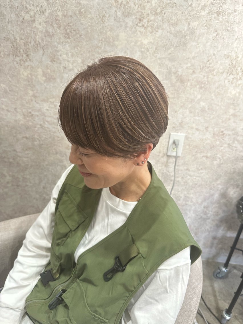 ショート カット ヘアカラー トリートメント 朝倉 美月のヘアスタイル