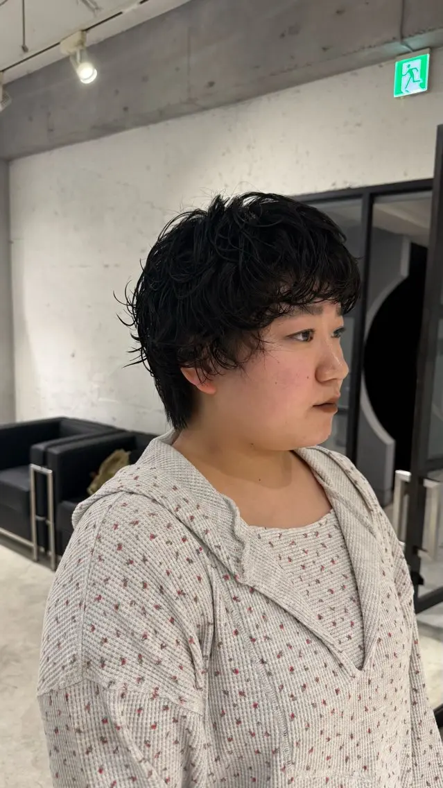 ショート あんな🦋レイヤー カット/透明感カラーのヘアスタイル